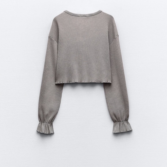 ✨SALE✨ ZARA WASHED EFFECT RIB SWEATSHIRT
✨SALE✨ - Picture 5 of 10
